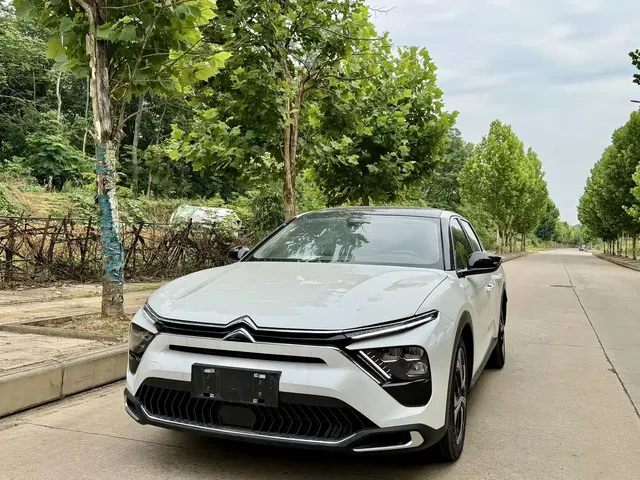 Citroën Versailles C5 X 2023 1.6T Enjoy Extraordinary