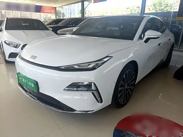 Geely Galaxy Xingyao 8 2025 130km EM-P Explorer Edition