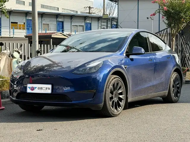 Tesla Model Y 2023 Long Range All-Wheel Drive Edition
