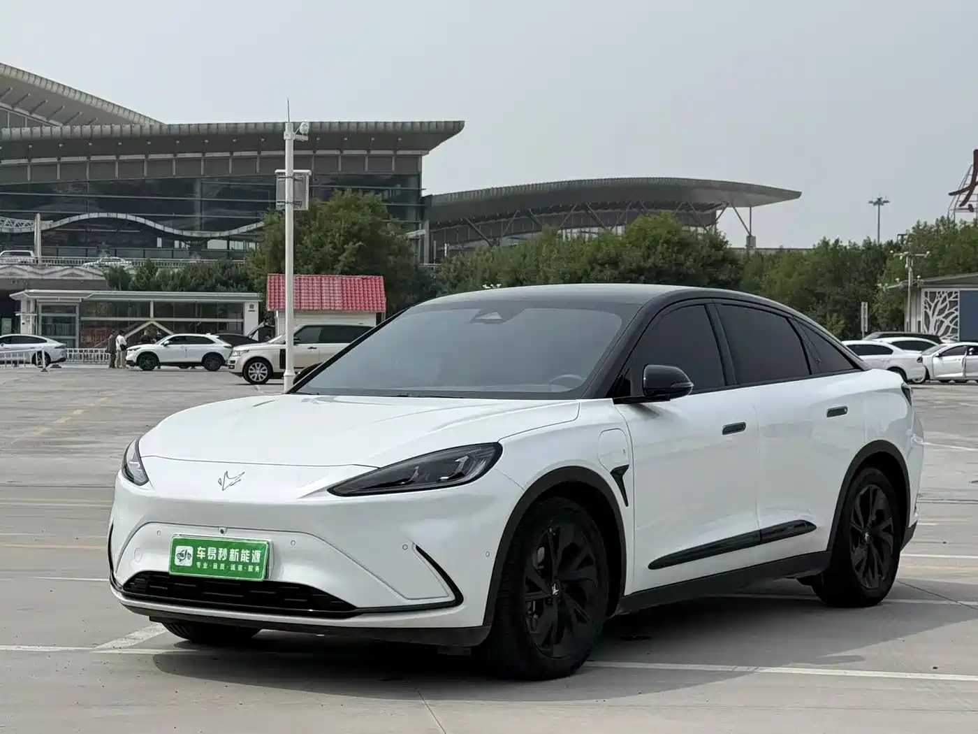 ARCFOX Alpha S 2023 650E Forest Edition PRO 175kw