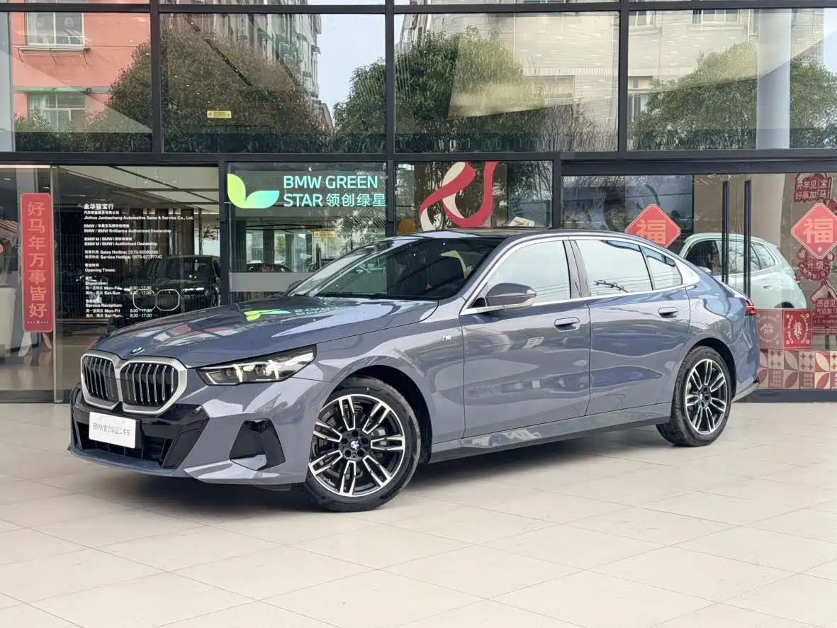 BMW 5 Series 2025 525Li M Sport Package