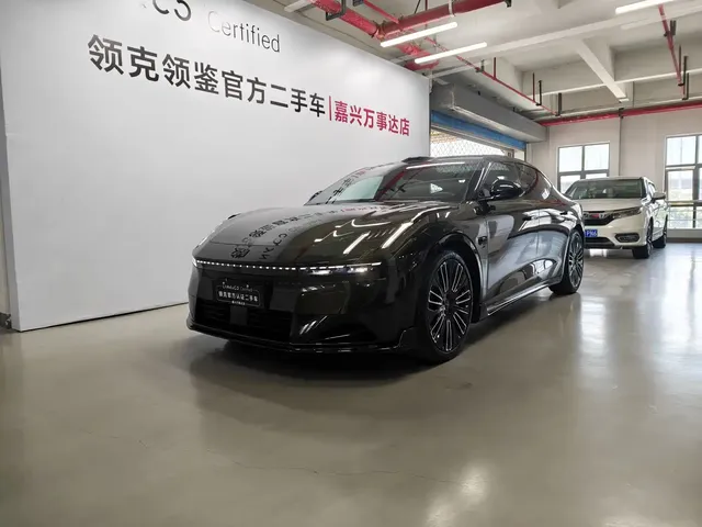 Lynk & Co 10 EM-P 2025 Facelift 240 AWD Ultra Sport Edition