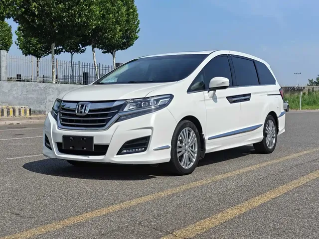 Honda Elysion 2016 2.4L Fashion Edition