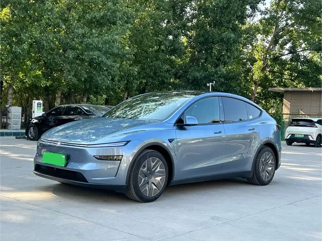 Tesla Model Y L 2025 Facelift Long Range AWD