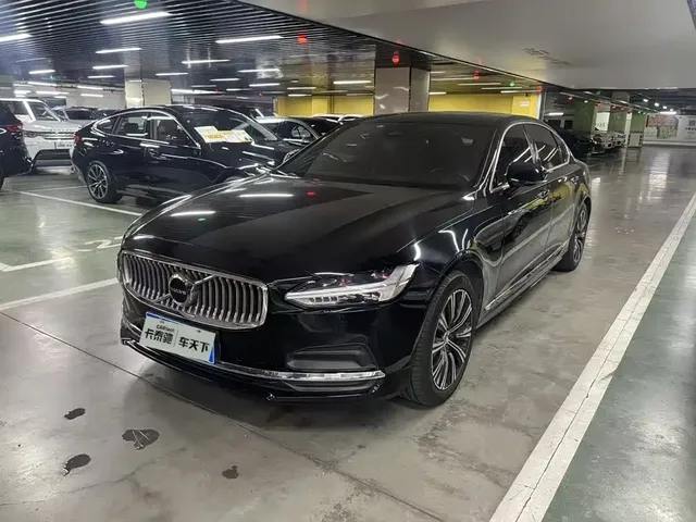 Volvo S90 2021 Model B5 Momentum Luxury Edition