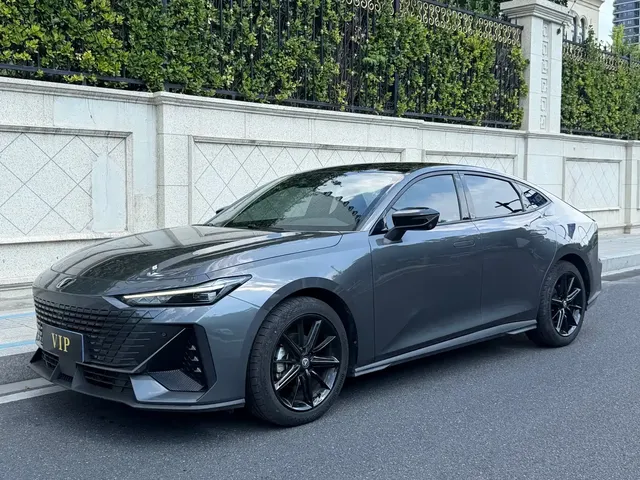 Changan UNI-V 2023 1.5T Luxury Edition