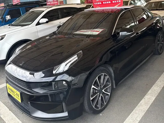 Lynk & Co 03 2019 2.0TD Auto Power Version