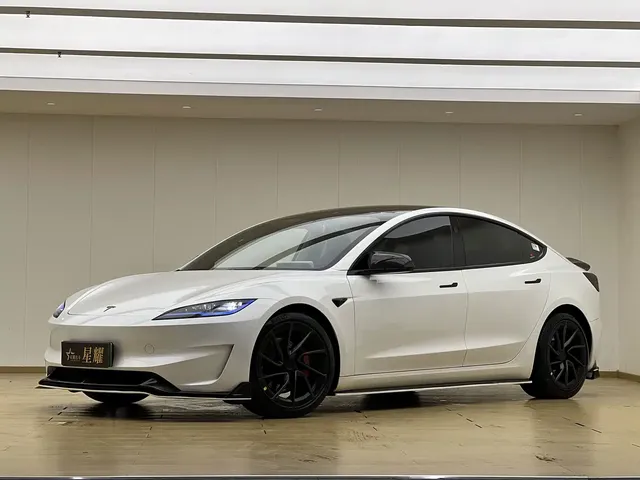 Tesla Model 3 2024 High-Performance All-Wheel Drive Edition