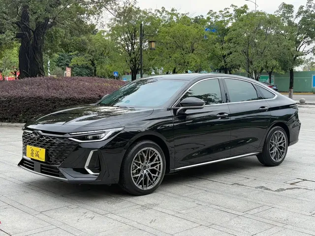 Chery Arrizo 8 2023 High Energy Edition 2.0T DCT Royal