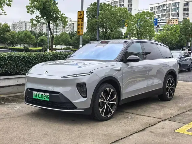 NIO ES8 2023 100kWh Signature Edition