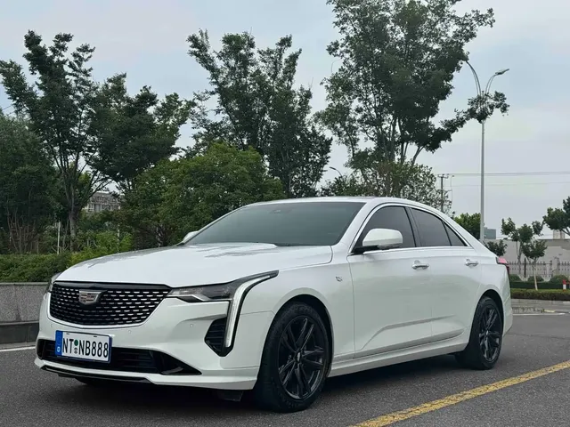 Cadillac CT4 2022 28T Luxury Model