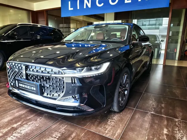 Lincoln Z 2025 2.0T Premium Edition