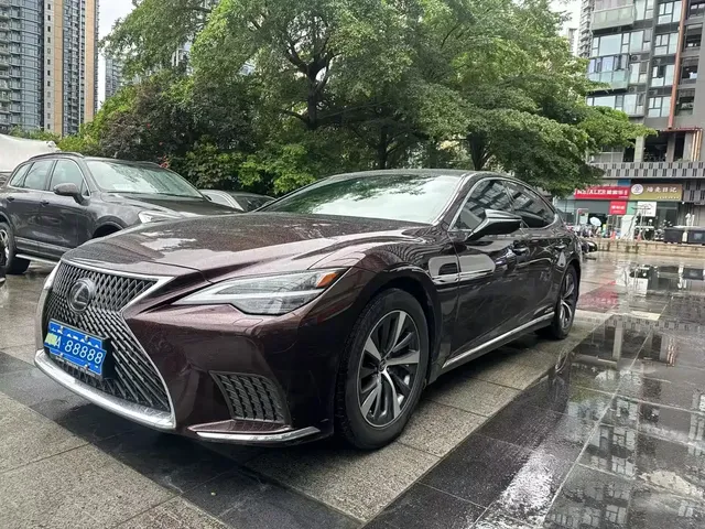 Lexus LS 2021 500h Excellence Edition