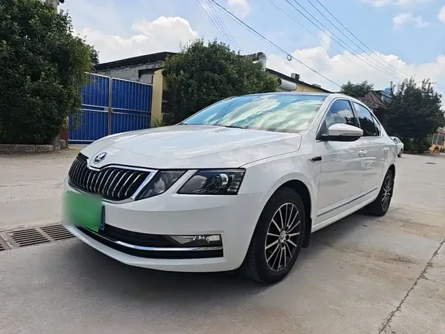 Škoda Octavia 2019 1.5L Automatic Luxury Edition