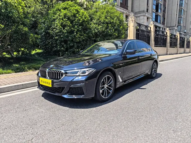 BMW 5 Series 2022 525Li M Sport Package