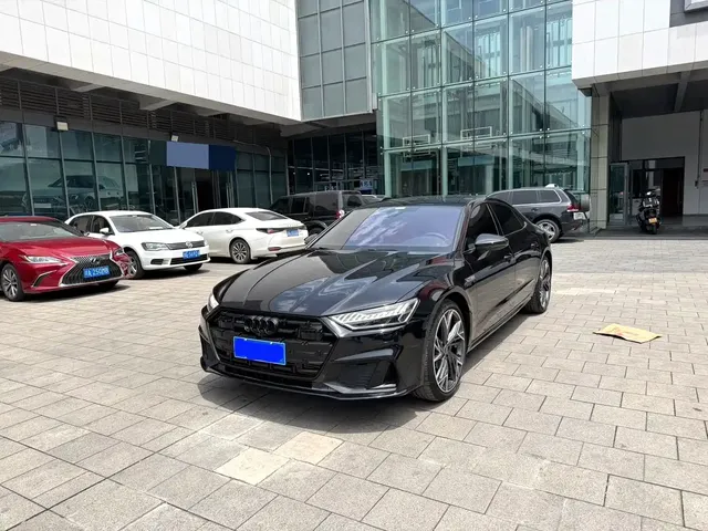 Audi A7L 2024 45 TFSI quattro S-line Black Warrior Edition
