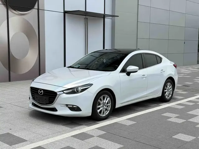 Mazda 3 Axela 2017 Sedan 1.5L Automatic Luxury China V