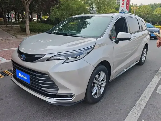 Toyota Sienna 2021 2.5L Hybrid Premium Edition