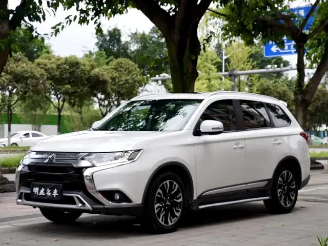 Mitsubishi Outlander 2019 2.0L 2WD Enjoy 7-Seater China VI