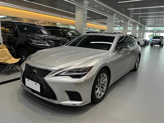 Lexus LS 2021 500h Luxury Edition