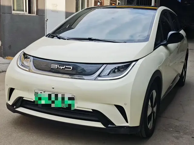 BYD Dolphin 2023 420km Fashion Edition