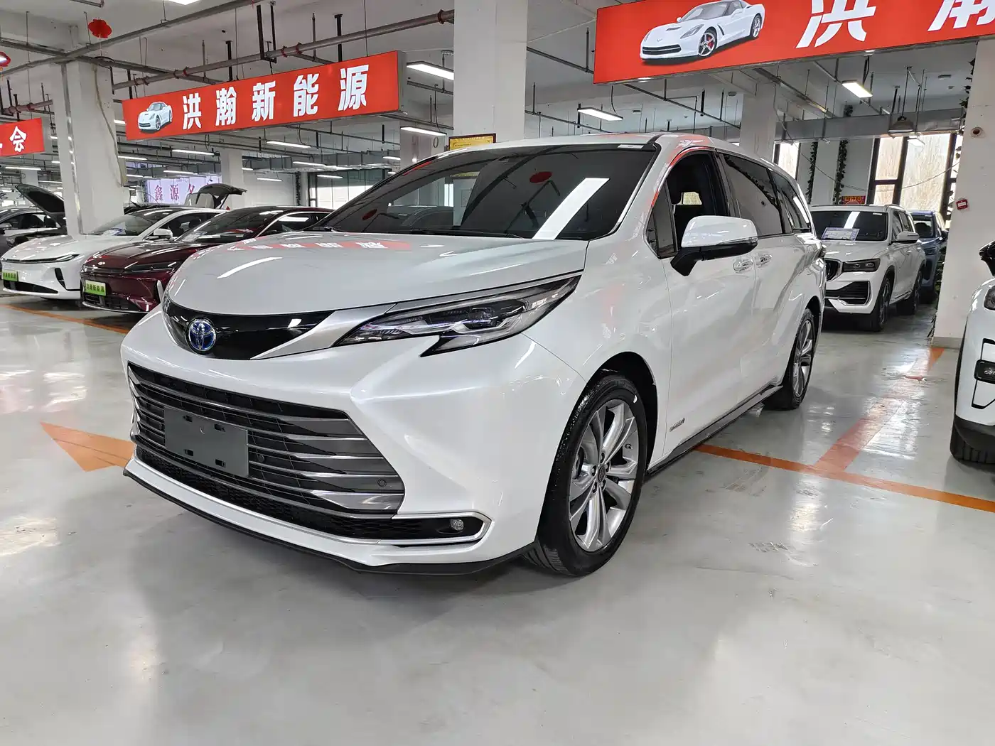 Toyota Sienna 2023 2.5L Hybrid Premium Edition
