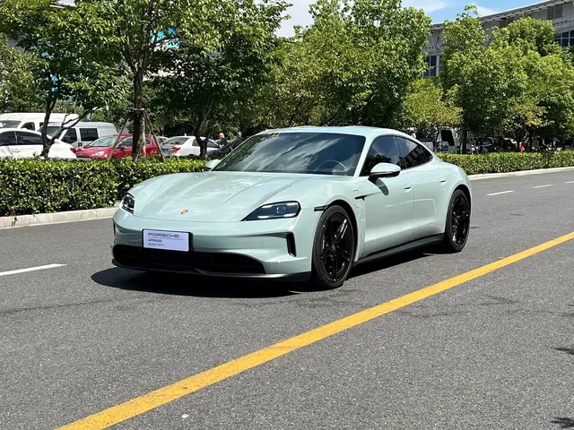 Porsche Taycan 2024 Taycan 4