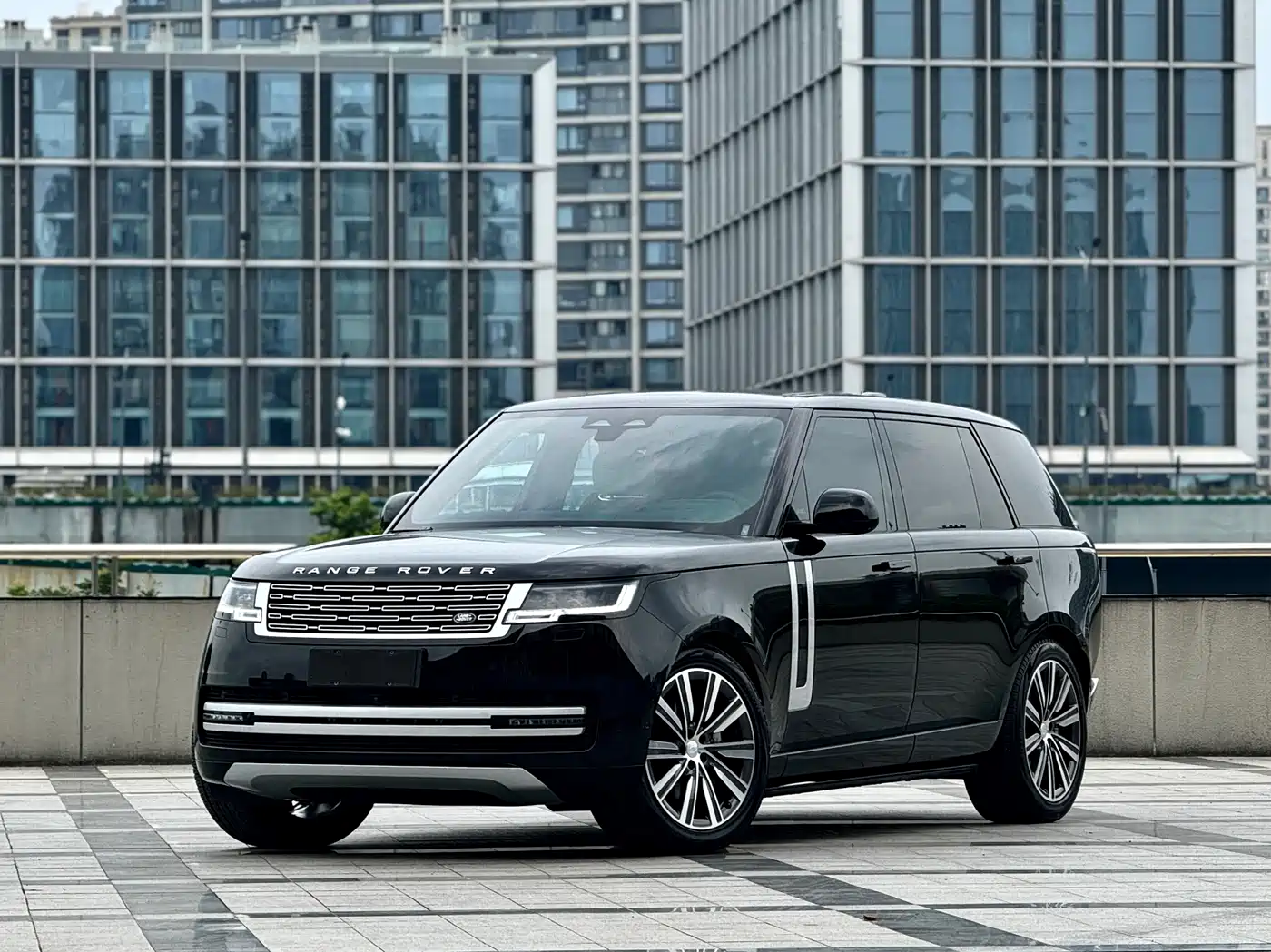 Land Rover Range Rover 2025 3.0 L6 400PS Genesis Extended Wheelbase
