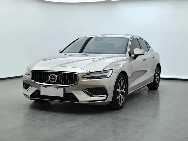 Volvo S60 2023 B4 Smart Comfort Luxury Edition