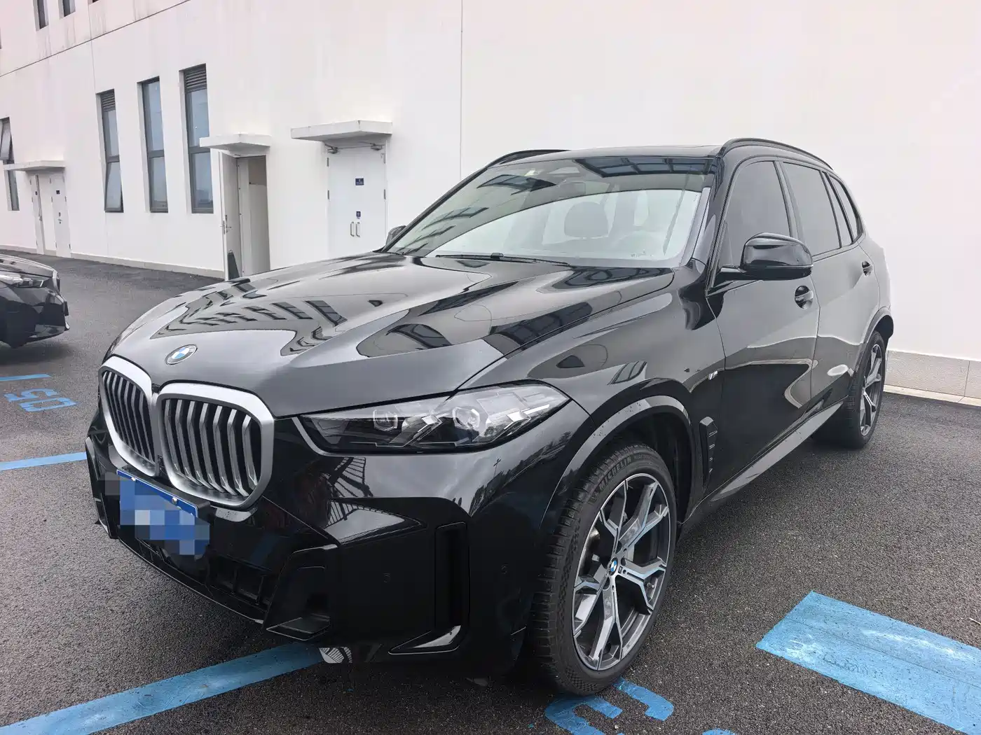 BMW X5 2023 xDrive 30Li Premium M Sport Black Night Package