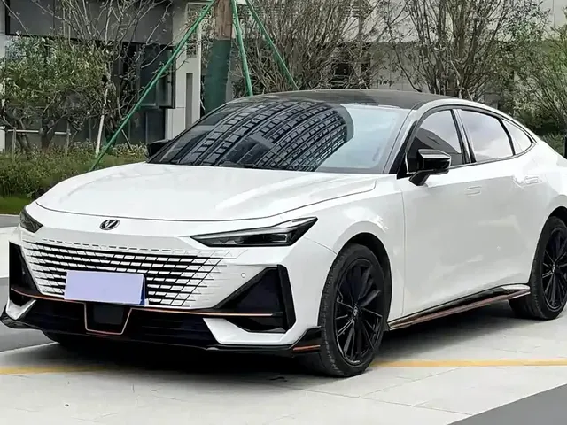 Changan UNI-V 2022 1.5T Sport Edition