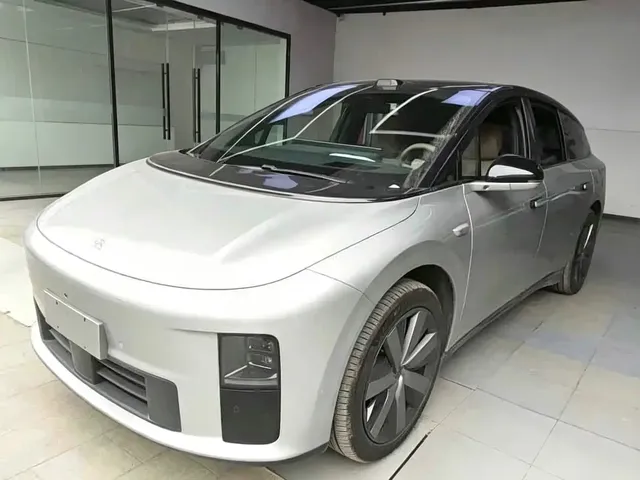 Li Auto i6 2025 2WD Base Model