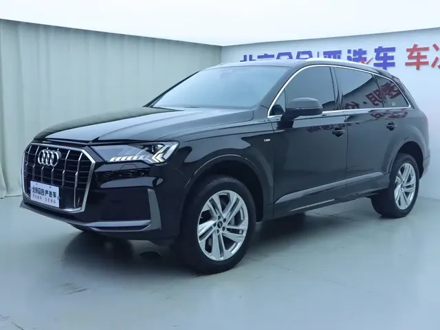 Audi Q7 2023 45 TFSI quattro S line Sport