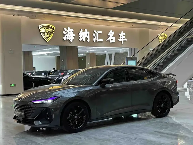 Changan UNI-V 2022 1.5T Premium Model