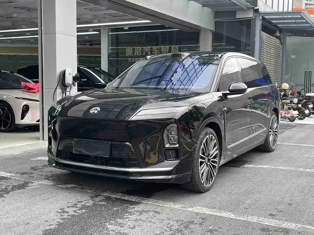 NIO ES8 2025 Base Model