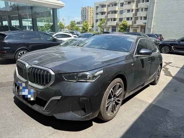 BMW 5 Series 2025 530Li Leading M Sport Package