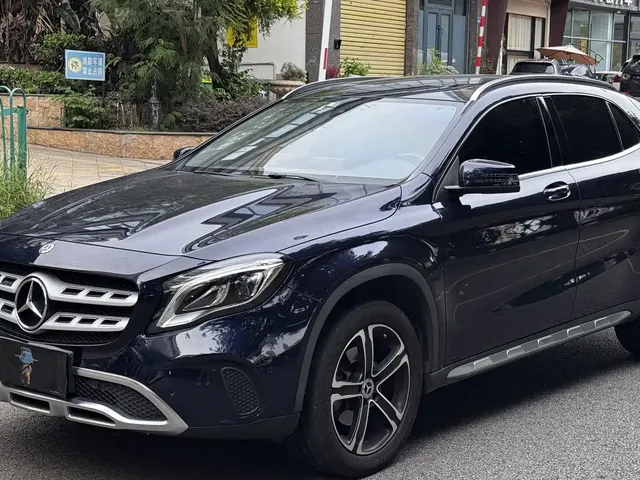Mercedes-Benz GLA 2018 GLA 200 Fashion