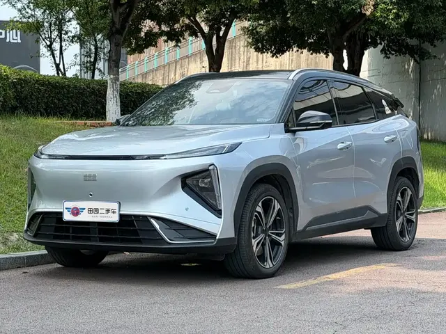 Geely Galaxy L7 2025 EM-i 115km Explorer+ Edition