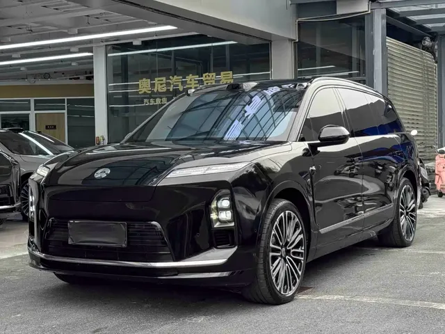 NIO ES8 2025 Base Model