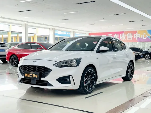 Ford Focus 2020 Sedan EcoBoost 180 Automatic ST Line
