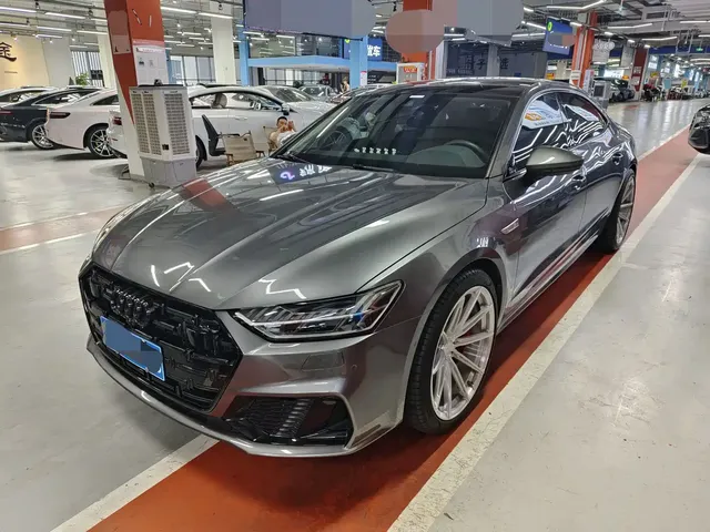 Audi A7L 2023 45 TFSI quattro S-line Black Warrior Edition