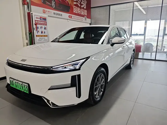 Geely Galaxy L6 2025 EM-i 140km Explorer+ Edition