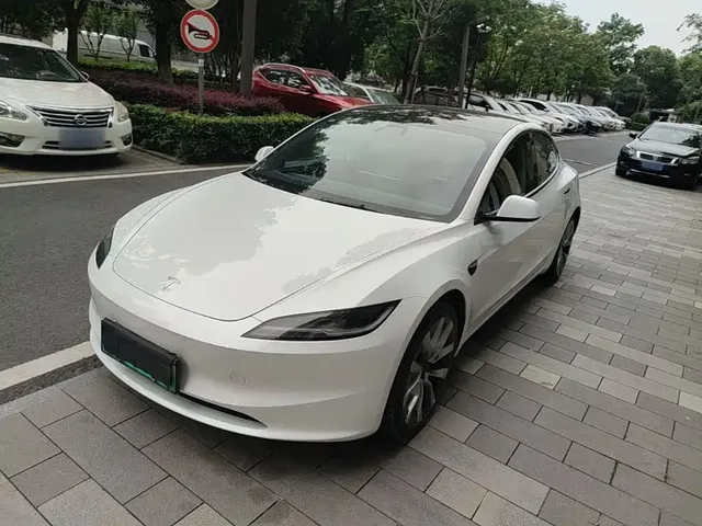 Tesla Model 3 2023 Long Range All-Wheel Drive