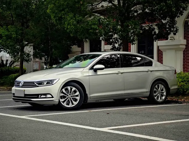 Volkswagen Magotan 2018 Facelift 330TSI DSG Luxury