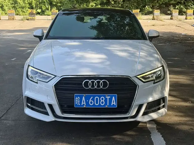 Audi A3 2018 30th Anniversary Limousine 35 TFSI Fashion