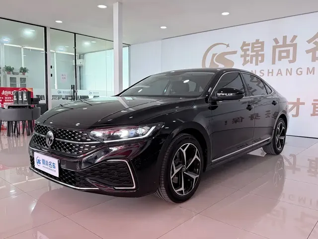 Volkswagen Passat 2026 Outstanding Edition 380TSI Starlight Dragon Glory Version