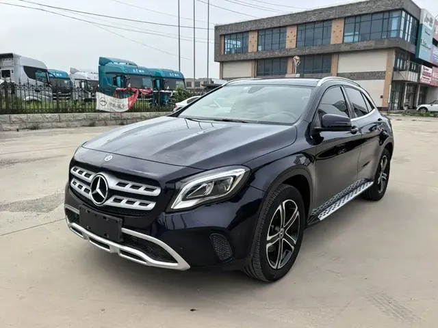 Mercedes-Benz GLA 2018 GLA 200 Fashion