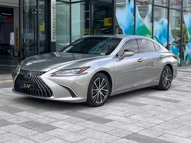 Lexus ES 2021 300h Luxury Edition