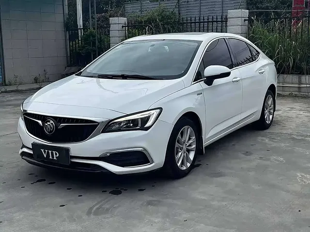 Buick Verano 2018 Sedan 20T Dual Clutch Leading