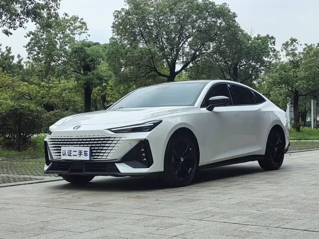 Changan UNI-V 2022 1.5T Premium Model